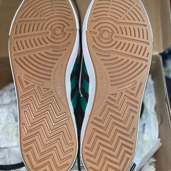 BRAND NEW- Adidas Men's/Woman’s NORA Black and Green Sneakers - Picture 7 of 10